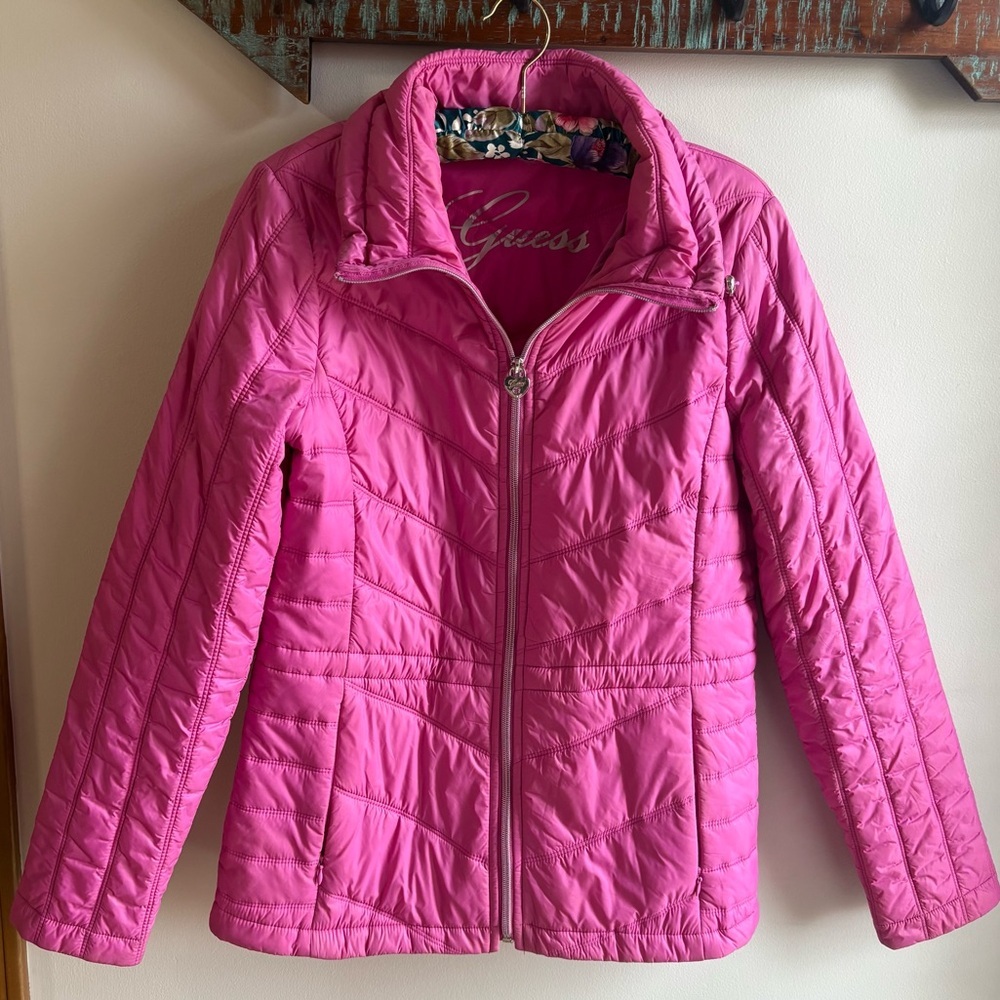 Guess pink quilted puffer jacket Women’s size Small‎
